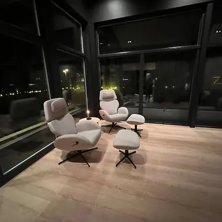 Nytt Og Moderne Hus I Vakre Lofoten, Sentralt Pa 别墅 *