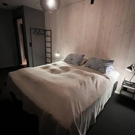 Nytt Og Moderne Hus I Vakre Lofoten, Sentralt Pa 别墅 *