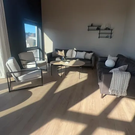 Nytt Og Moderne Hus I Vakre Lofoten, Sentralt Pa 别墅 *